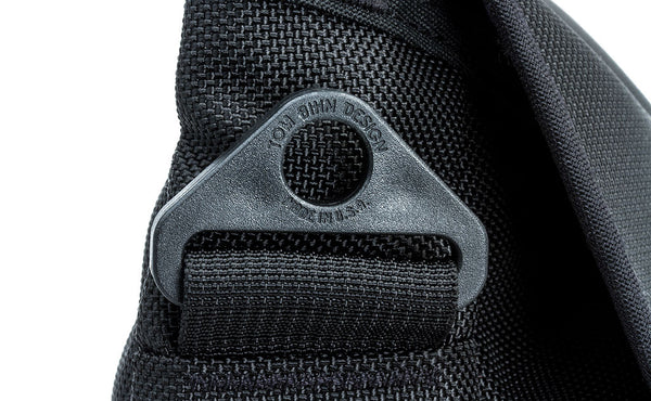 A close shot of the d-ring shoulder strap attachment point.